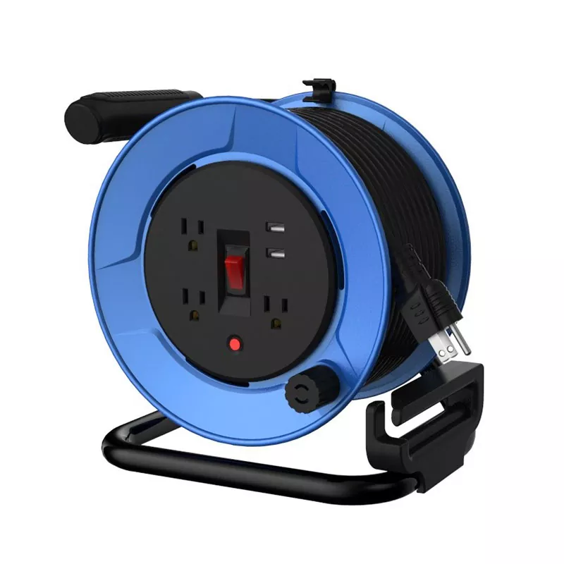 3 uttag Plast Usb2.4a sladdrulle 50ft med överbelastningsskydd