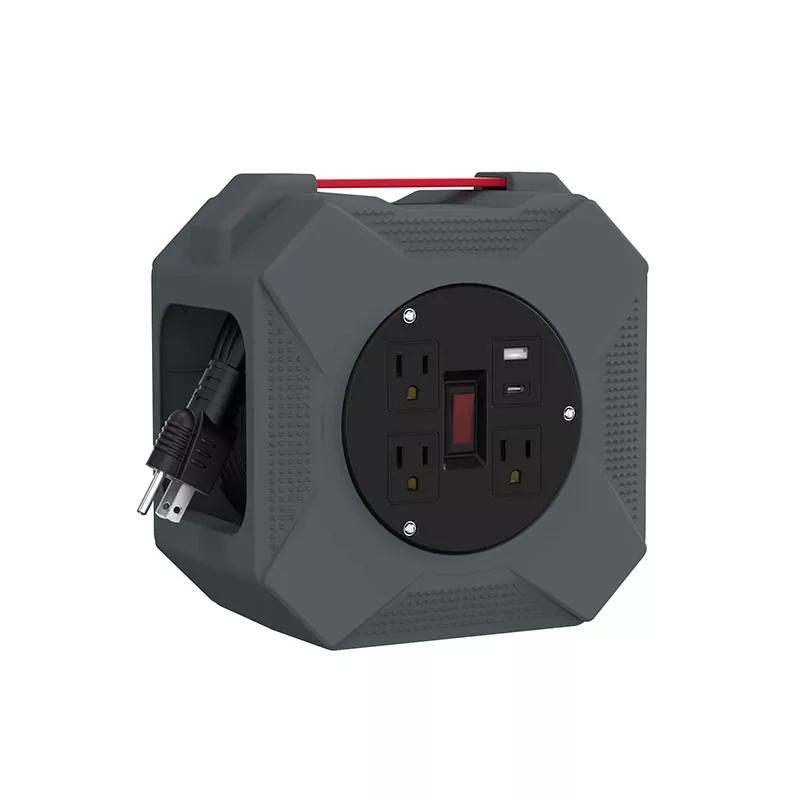 3 uttag Usb2.4a plastsladdrulle 45ft