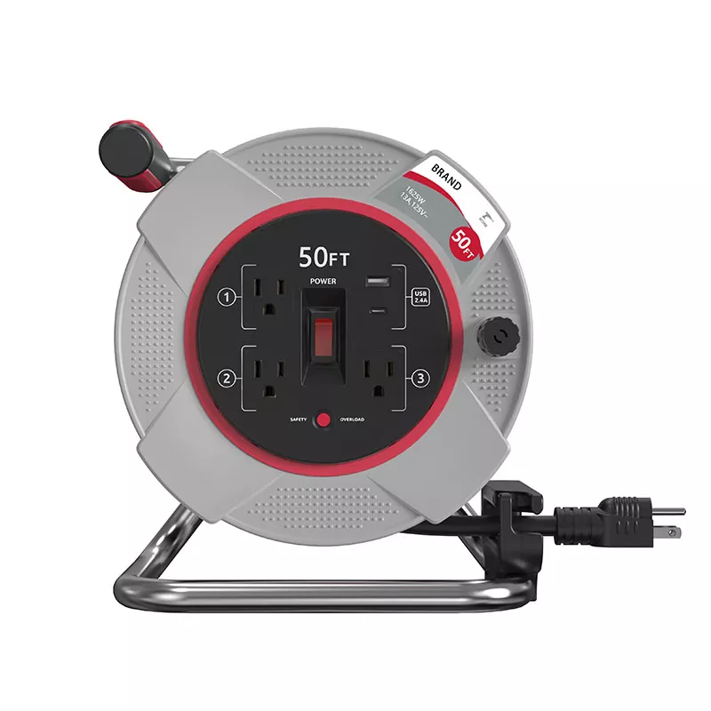 3 uttag Usb2.4a plastsladdrulle 50ft med överbelastningsskydd