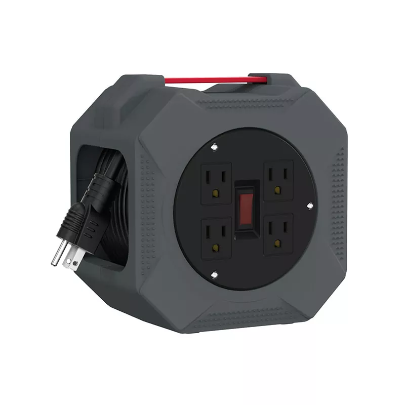 4 uttag plastsladdrulle 30 fot